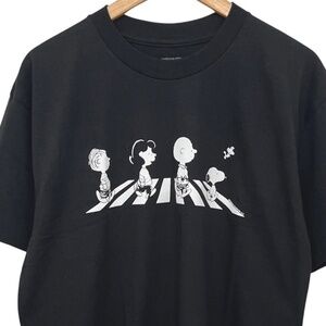 NWOT Peanuts Abbey Road The Beatles Graphic T-Shirt Men's Large